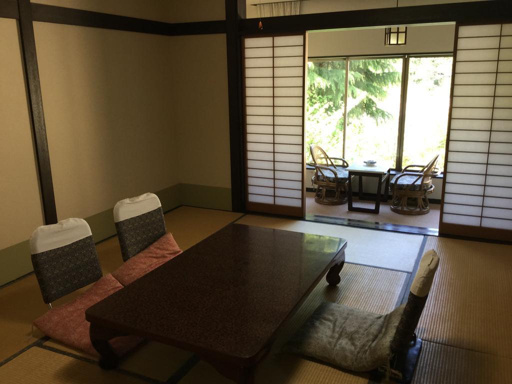 Unryuso Hotel Shinshiro Bagian luar foto